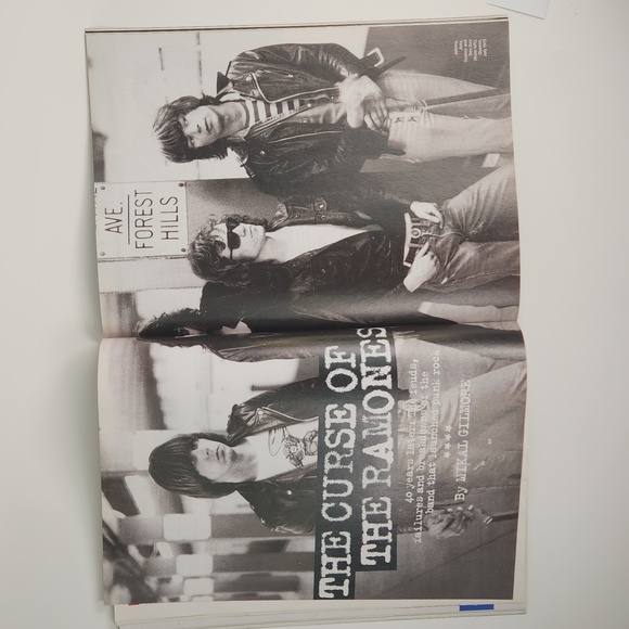 RAMONES ROLLING STONE 1259 April 21, 2016, The Curse of the RAMONES VG+ Cond - Picture 10 of 17